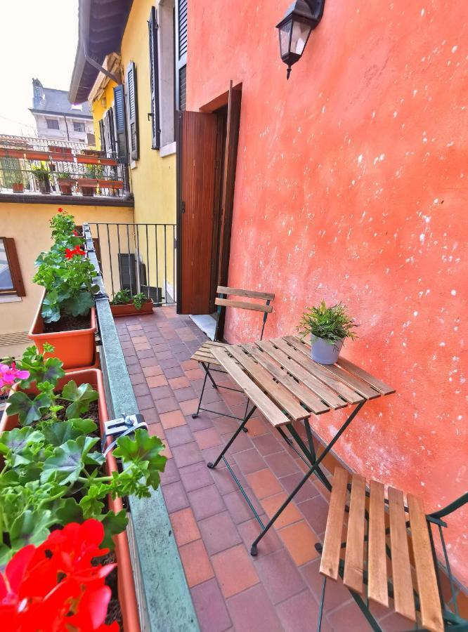 Old Town Apartment With Terrace - Live Love Lake Peschiera del Garda Exterior photo